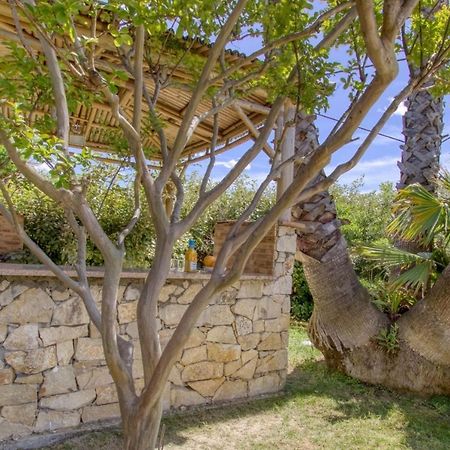 オリウル Beautiful House With Pool And Gardenヴィラ エクステリア 写真